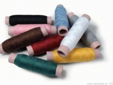 SLEVA - Nitě 100% polyester česká výroba - 100m - bílá, černá